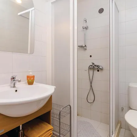 Holiday home Six-bedroom In Orasac